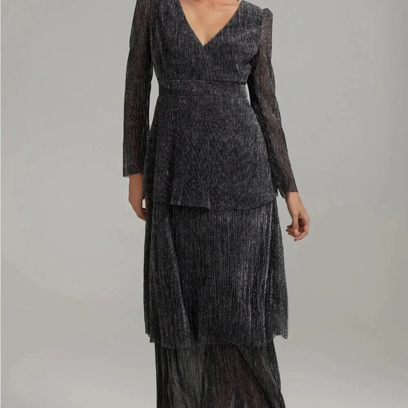 Tiered V Neck Print Long Sleeve Midi Dresses - Picture 2 of 6